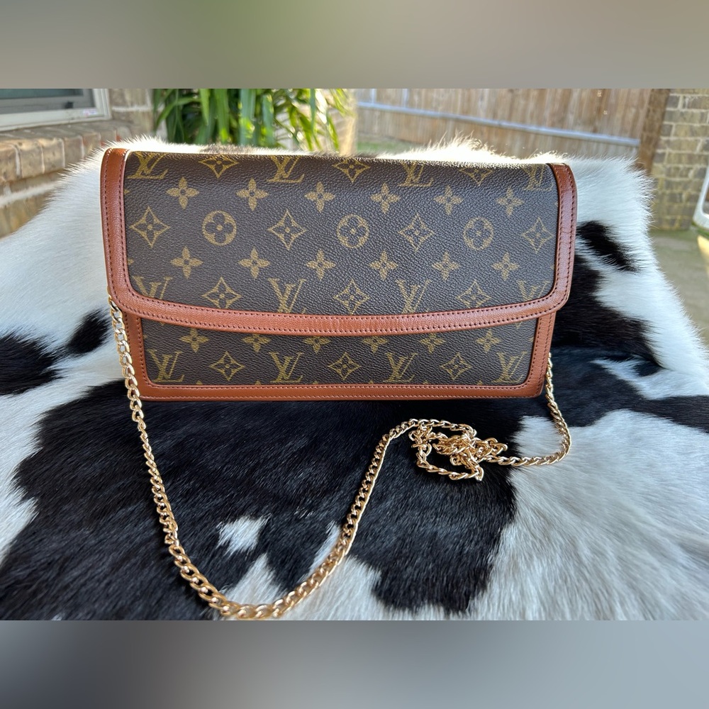 Louis Vuitton Dam clutch